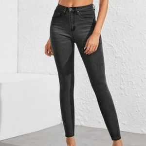 Dark Wash Skinny Jeans